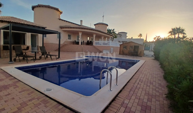 Villa - Resale - Campos del Río - Inland