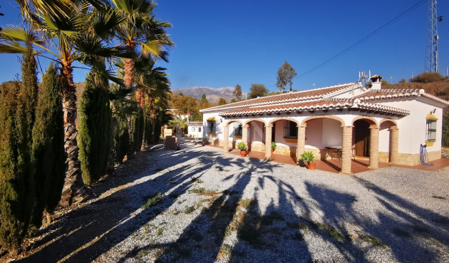 Villa - Resale - Canillas de Aceituno - Inland