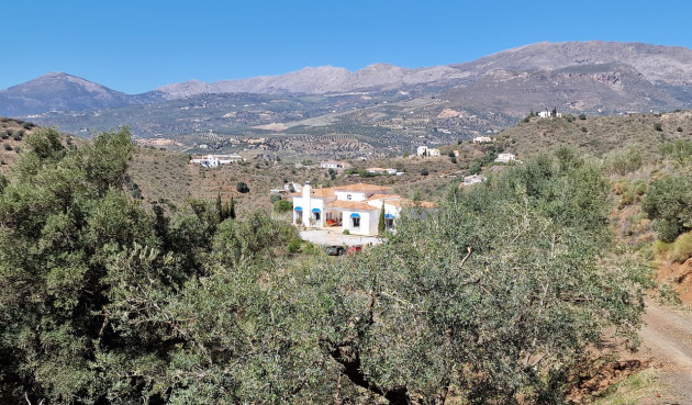 Villa - Resale - Canillas de Aceituno - Inland