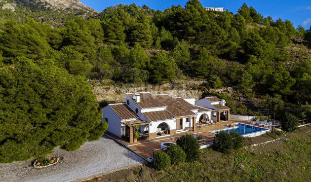 Villa - Resale - Canillas de Aceituno - Inland