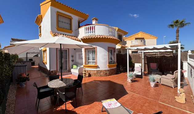 Villa - Resale - El Campo - El Campo