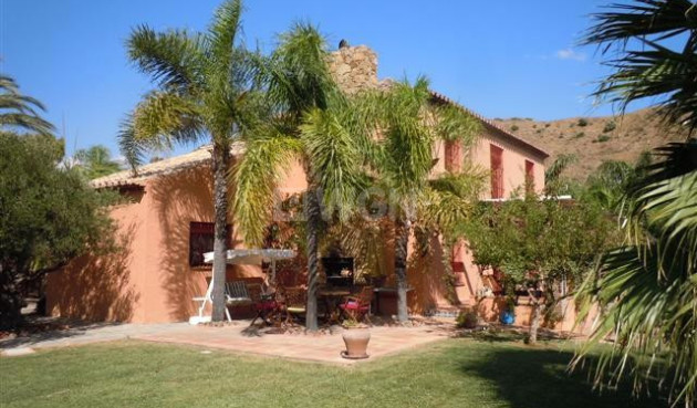 Villa - Resale - Estepona - Costa del Sol