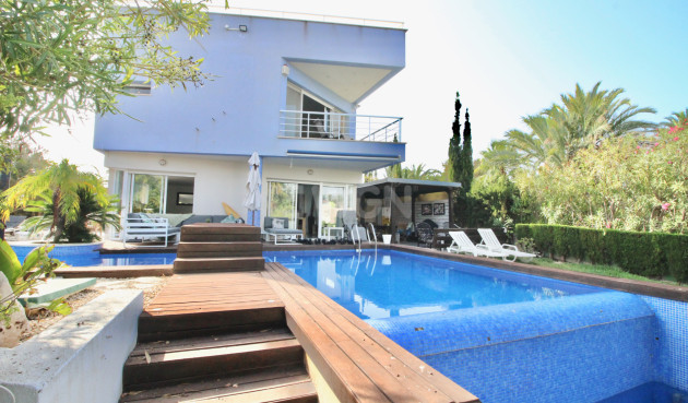 Villa - Resale - La Manga del Mar Menor - Costa Calida