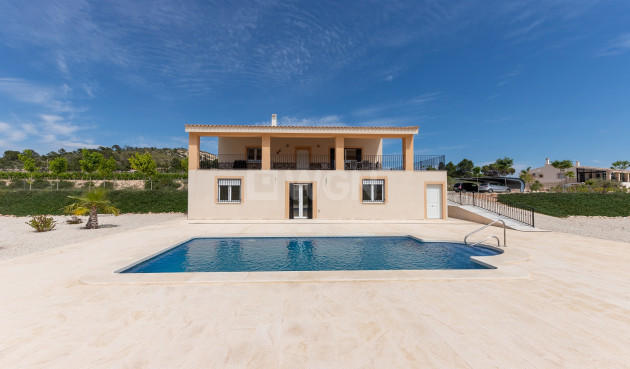 Villa - Resale - La Romana - Inland