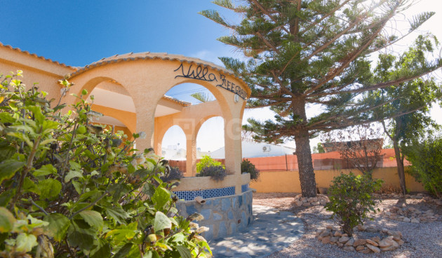 Villa - Resale - La Siesta - Costa Blanca
