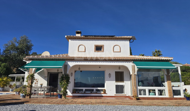 Villa - Resale - La Vinuela - Inland