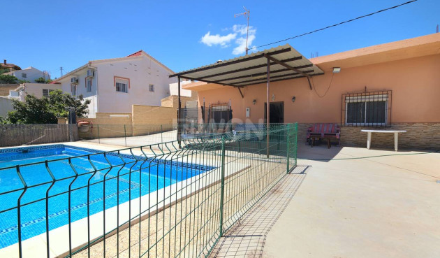 Villa - Resale - Los Romanes - Inland