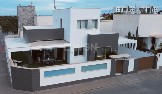 Villa - Resale - Mil Palmeras - Costa Blanca