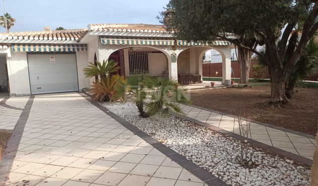 Villa - Resale - Orihuela Costa - Campoamor