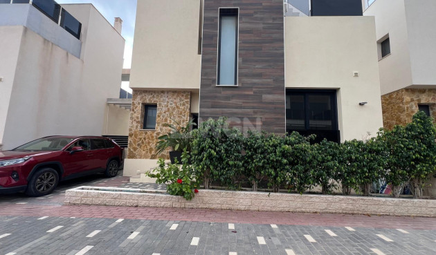 Villa - Resale - Orihuela Costa - Lomas de Cabo Roig