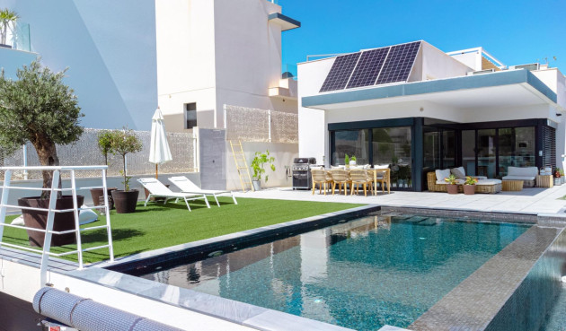 Villa - Resale - San Miguel de Salinas - Bellavista