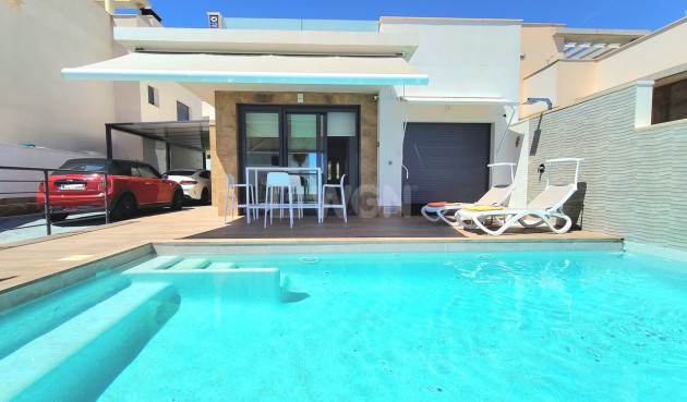 Villa - Resale - San Miguel de Salinas - Inland