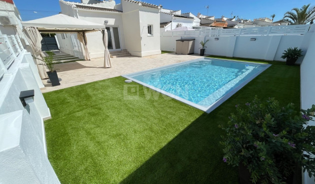 Villa - Resale - Torrevieja - 300