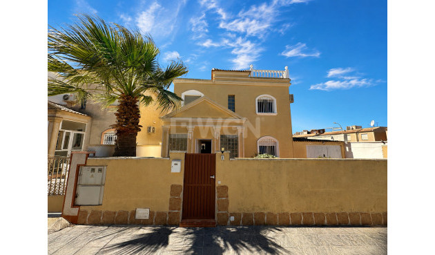 Villa - Resale - Torrevieja - 84612