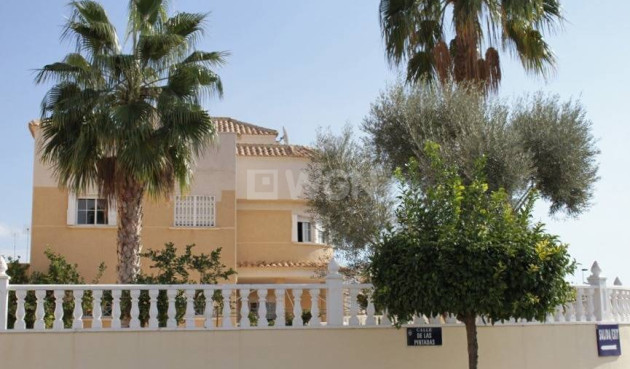 Villa - Resale - Torrevieja - La Siesta - El Salado - Torreta