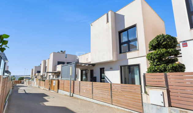 Villa - Resale - Torrevieja - Sector 25