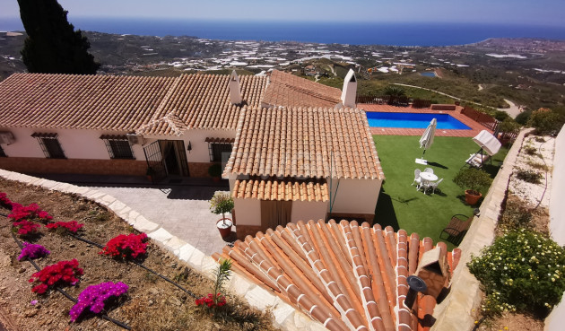 Villa - Resale - Vélez-Málaga - Costa del Sol