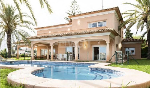 Villa - Resale - Villajoyosa - Playa