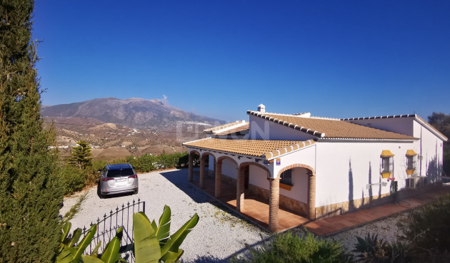 Villa - Resale - Vinuela - Inland