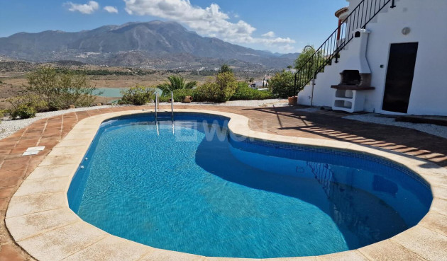 Villa - Resale - Vinuela - Inland