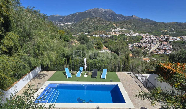 Villa - Resale - Vinuela - Inland