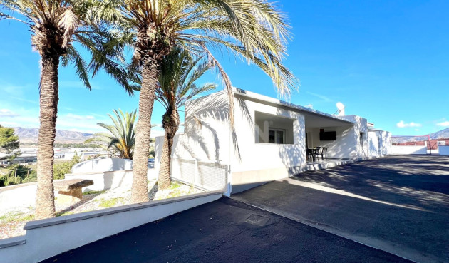 Villa - Reventa - Elda - 17070