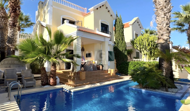 Villa - Reventa - Orihuela Costa - 79555