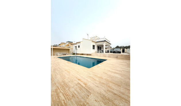 Villa - Reventa - Orihuela Costa - PR00016
