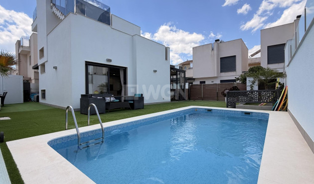 Villa - Reventa - Torrevieja - aguas nuevas