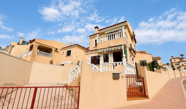 Villa - Reventa - Villamartin - Costa Blanca