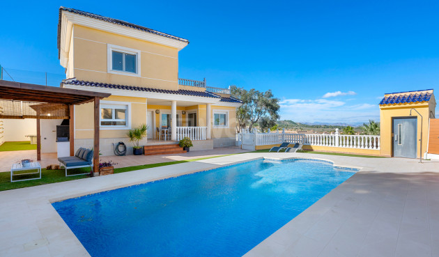 Villa - Wiederverkauf - Ciudad De Las Comunicaciones - Costa Blanca
