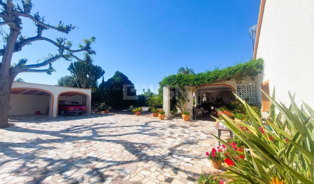 Villa - Wiederverkauf - La Marina - Costa Blanca