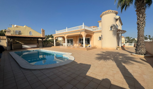 Villa - Wiederverkauf - Orihuela Costa - Costa Blanca