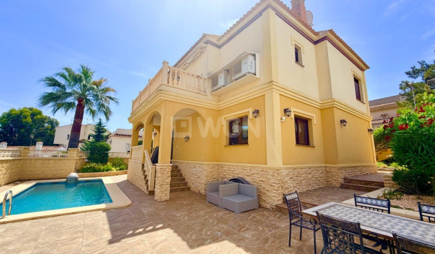 Villa - Wiederverkauf - Orihuela Costa - Costa Blanca