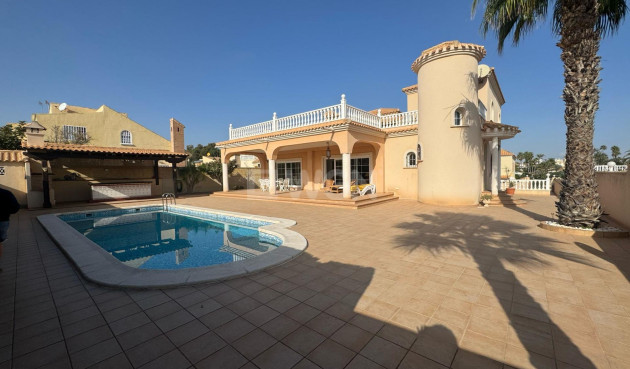 Villa - Wiederverkauf - Orihuela Costa - Playa Flamenca