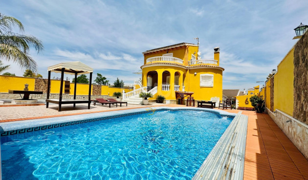 Villa - Wiederverkauf - Orihuela - Urb. Montepinar