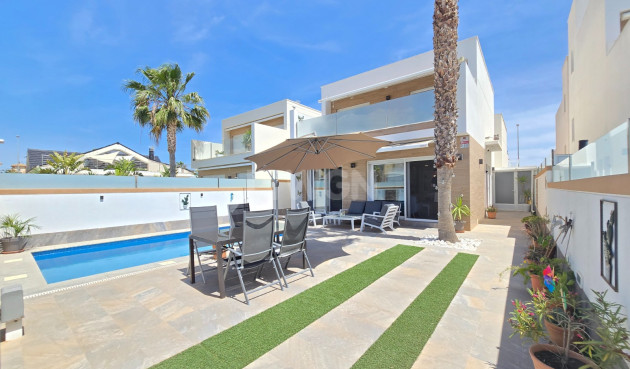 Villa - Wiederverkauf - Pilar de la Horadada - Costa Blanca