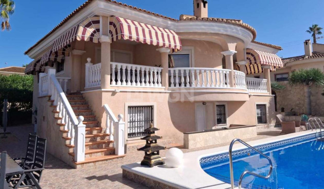 Villa - Wiederverkauf - Rojales - Rojales