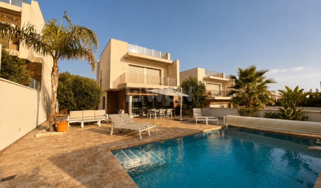 Villa - Wiederverkauf - San Miguel de Salinas - Inland