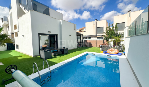 Villa - Wiederverkauf - Torrevieja - Costa Blanca
