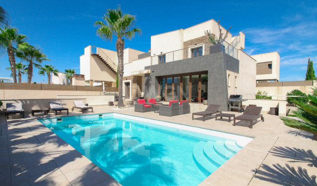 Villa - Wiederverkauf - Torrevieja - Costa Blanca