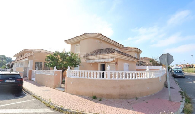 Villa - Wiederverkauf - Torrevieja - Costa Blanca