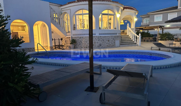 Villa - Wiederverkauf - Torrevieja - Costa Blanca
