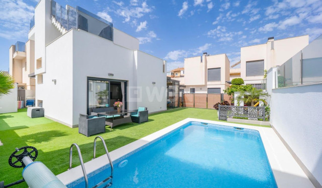 Villa - Wiederverkauf - Torrevieja - Costa Blanca
