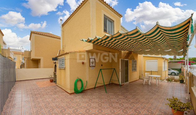 Villa - Wiederverkauf - Torrevieja - El Limonar