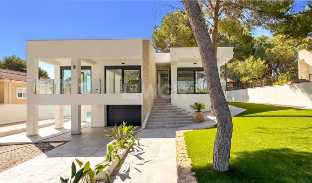 Villa - Wiederverkauf - Torrevieja - Los Balcones - Los Altos del Edén