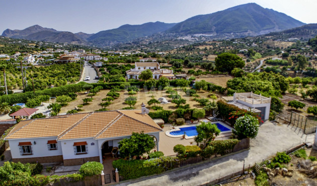 Villa - Wiederverkauf - Venta Baja - Inland