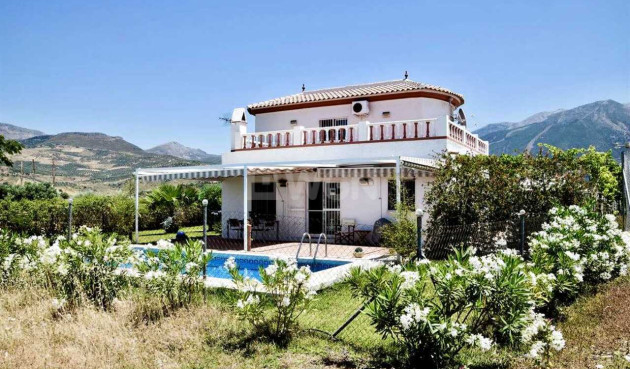 Villa - Wiederverkauf - Vinuela - Inland