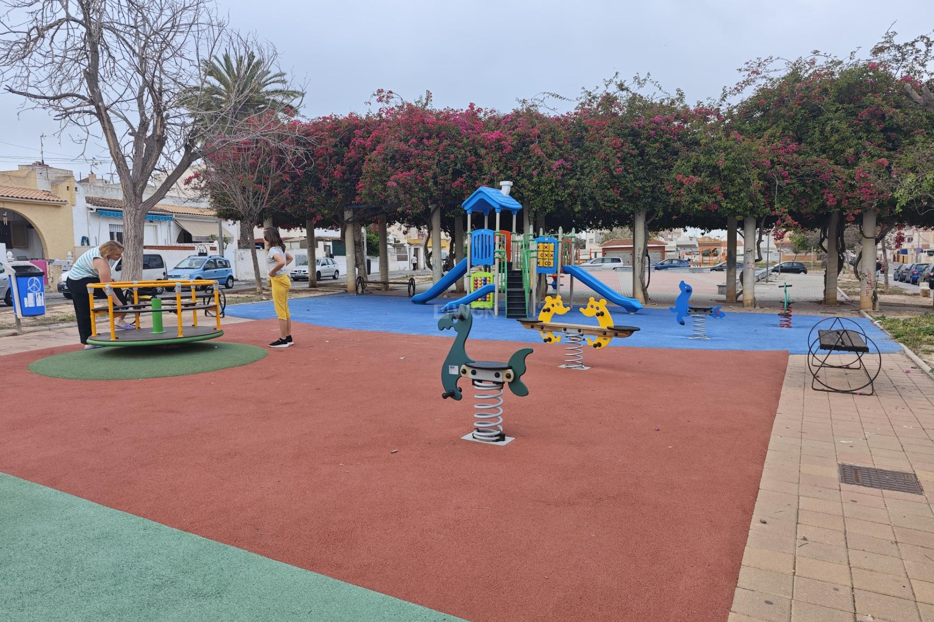 Wiederverkauf - Bungalow - Torrevieja - Playa del Cura