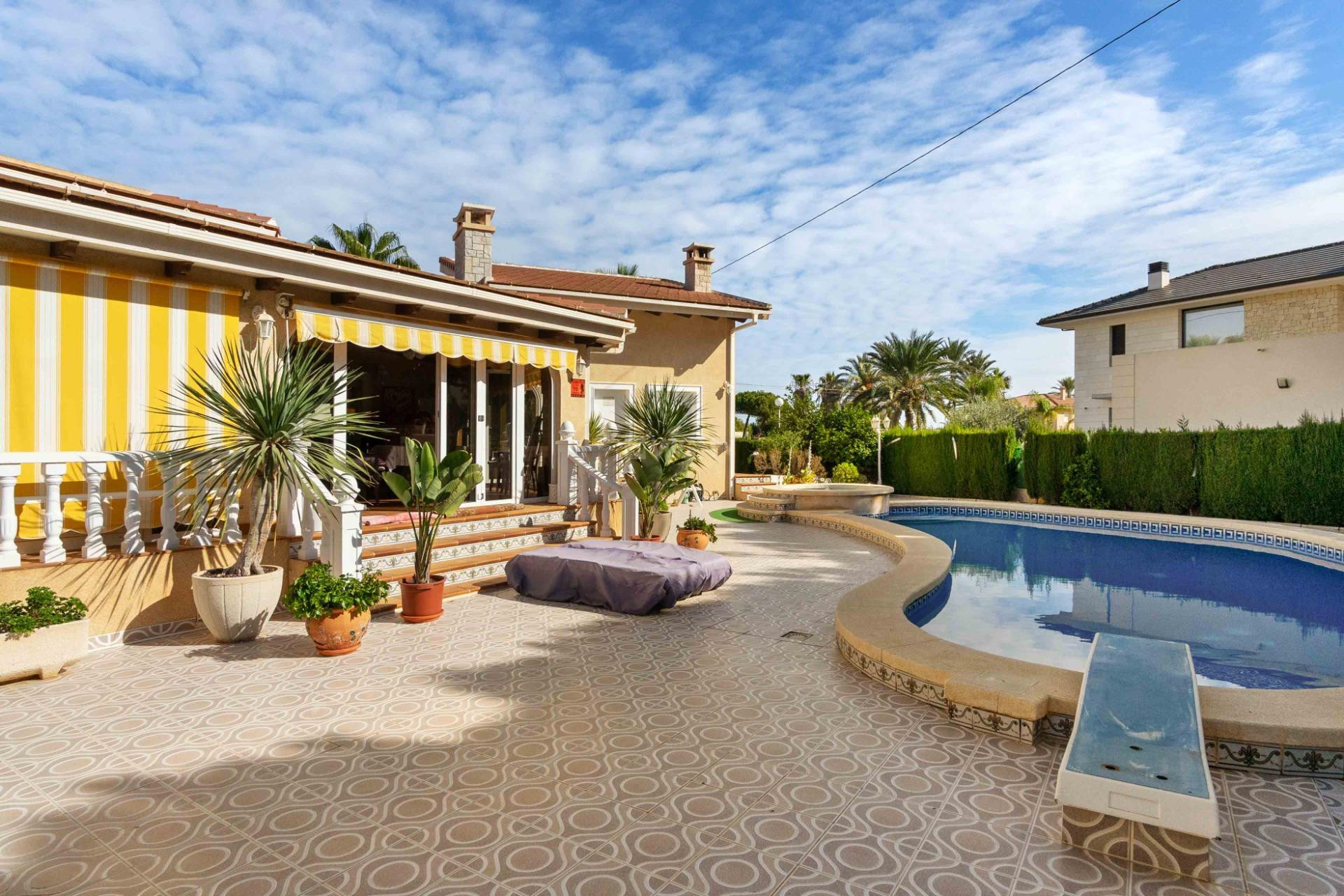 Wiederverkauf - Villa - Cabo Roig - Muy Cerca De La Playa